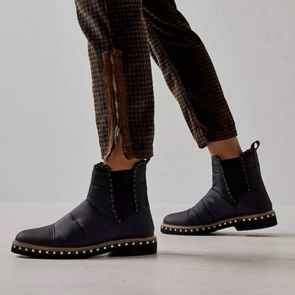 Free People Atlas Chelsea Leather Puffer Upper Ankle Boots Black Size 37.5-38.5 - Picture 1 of 13